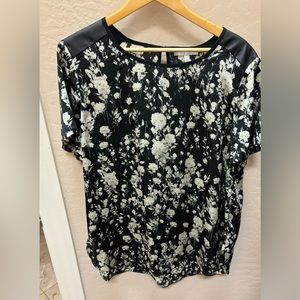 Chaus Blouse. Size XL. Button back. Black and white floral design. Excellent